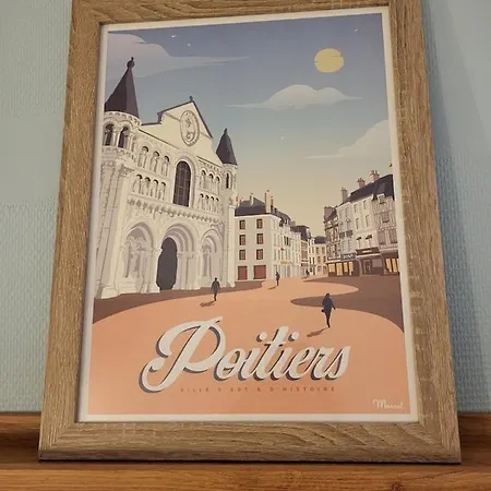 Les Glycines, T2 Near Downtown Daire Puvatya