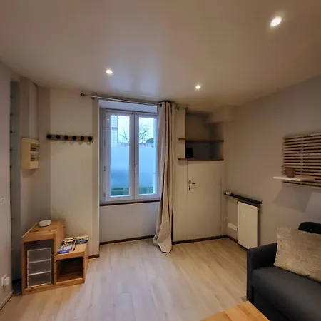 Les Glycines, T2 Near Downtown * Puvatya