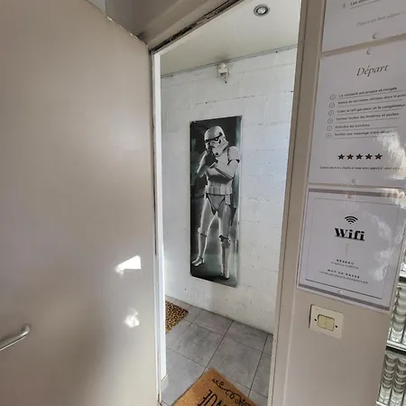 Les Glycines, T2 Near Downtown Puvatya